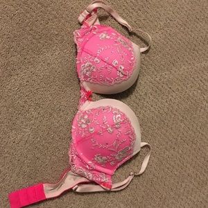 Like-new Victoria Secret, excellent condition